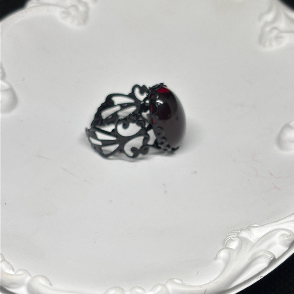 Large Blood Red Gothic Ring - Picture 4 of 8